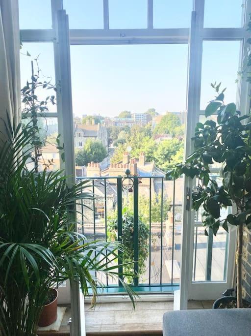 Luxury Artistic 2 Bedroom W/Balcony-Great Location Central Лондон Экстерьер фото