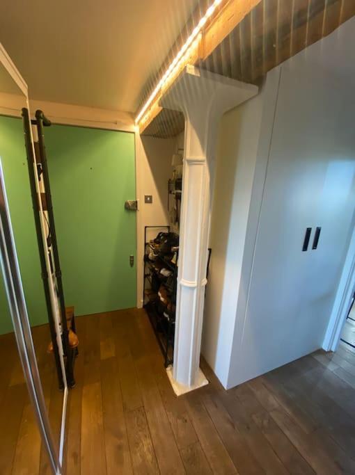 Luxury Artistic 2 Bedroom W/Balcony-Great Location Central Лондон Экстерьер фото